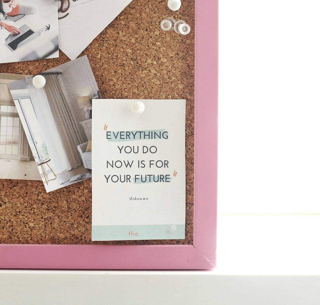 Investigation corkboard with photographs connected by string